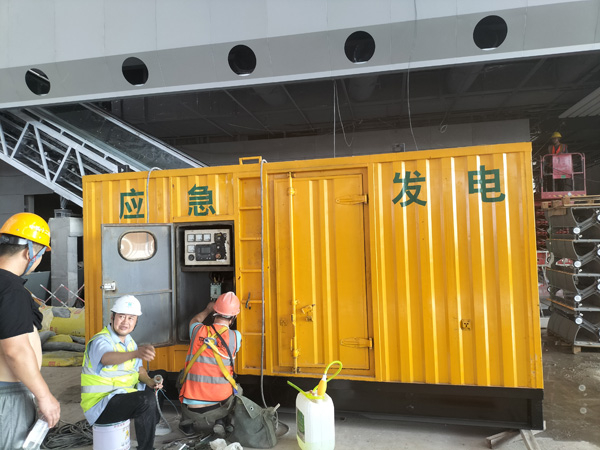 康定怎样判断空气滤清器是否需要更换？
